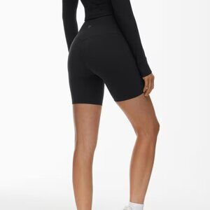 Aritzia TnAction TnaBUTTER™ Cheeky Hi-Rise 7" Short Legging Size 2XS Black